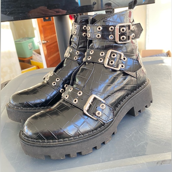 y2k leather buckle Via Spiga boots